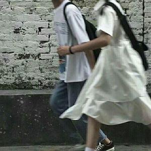 脱麻麻裙子从后面挺进去漫画
